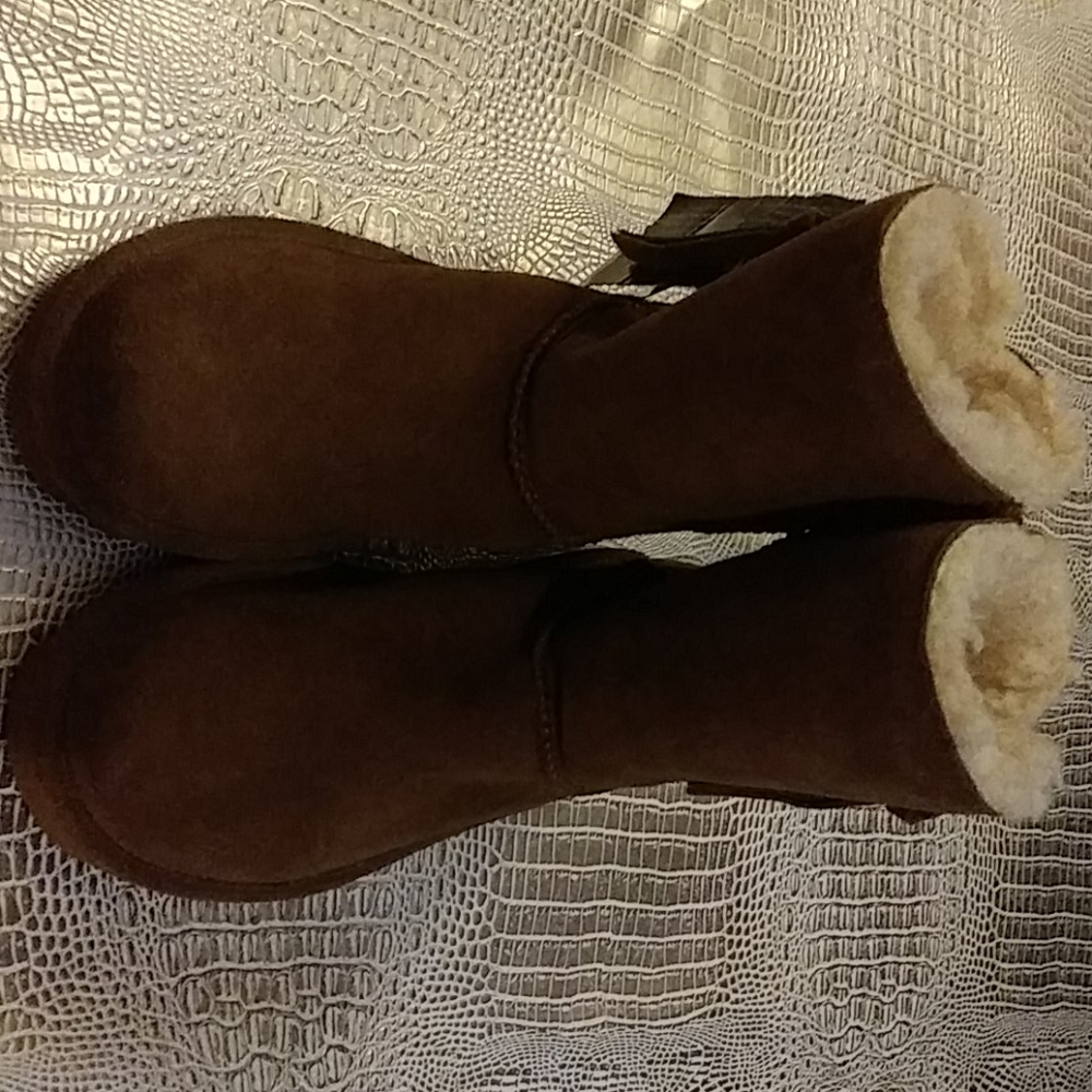 Brown bear paw boots